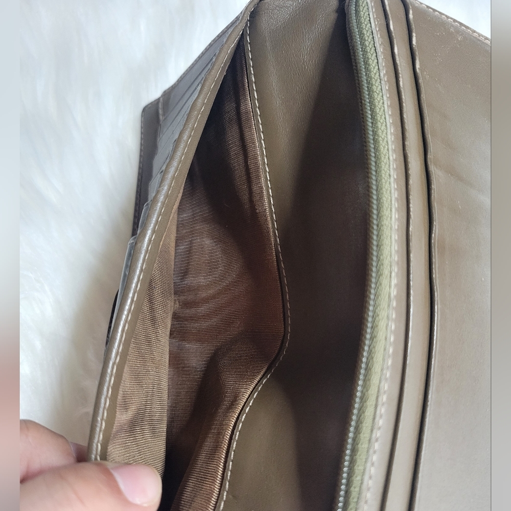 Ferragamo Monogram Long Wallet - Picture 7 of 10